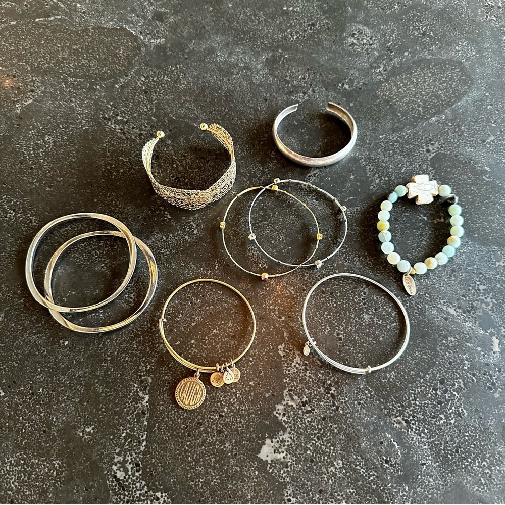 Lot 9 Women’s Bracelets Alex Ani Liv Grace Metal‎ Costume Jewelry